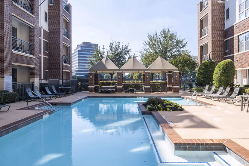 pool at Lakeshore Lofts Apartments