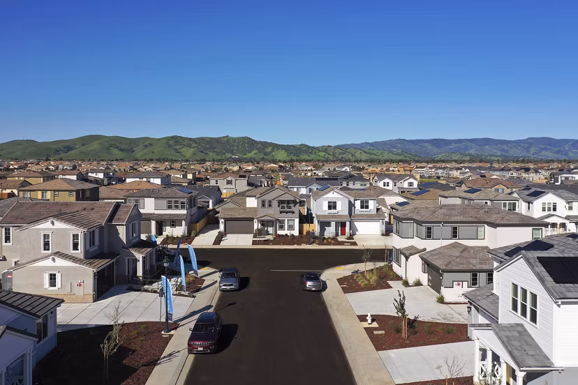building at Sierra Vista Apartments