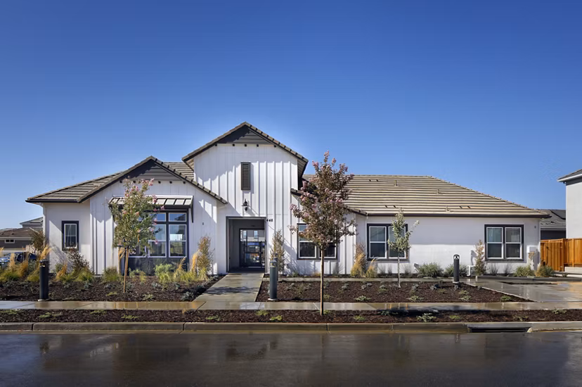 building at Sierra Vista Apartments