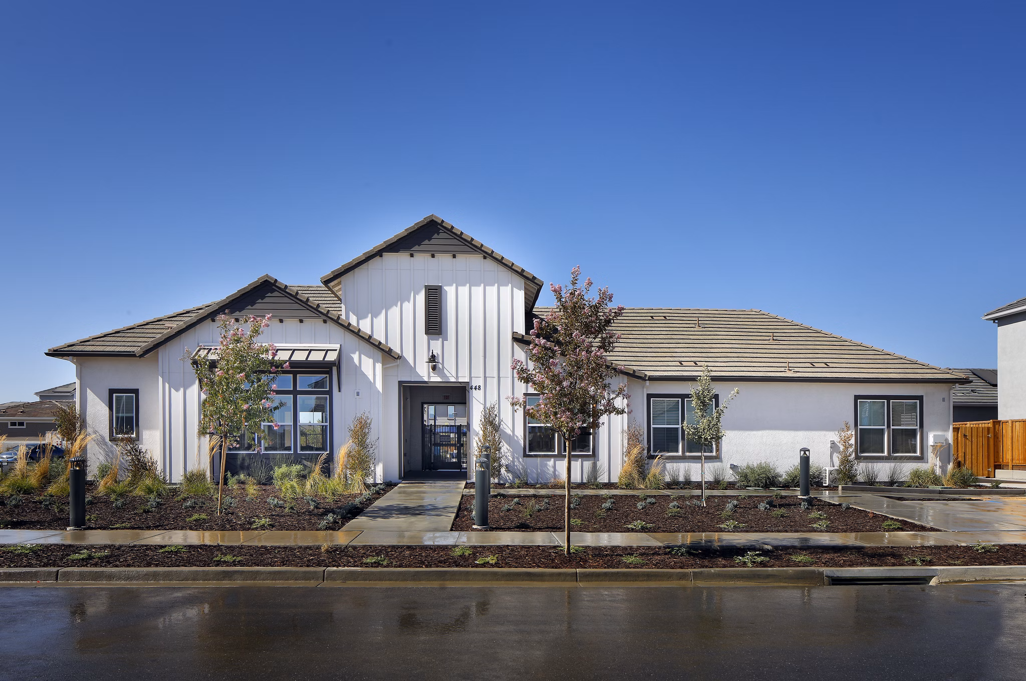 building at Sierra Vista Apartments