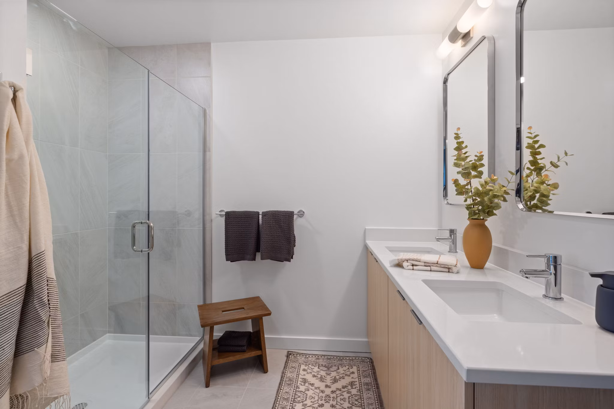bathroom at Maeve Apartments