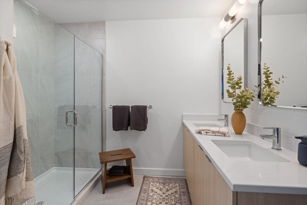 bathroom at Maeve Apartments