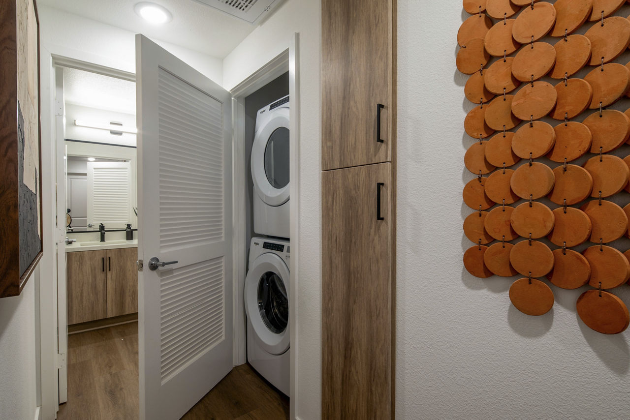 Laundry room at Artisan At The Village Of Escaya