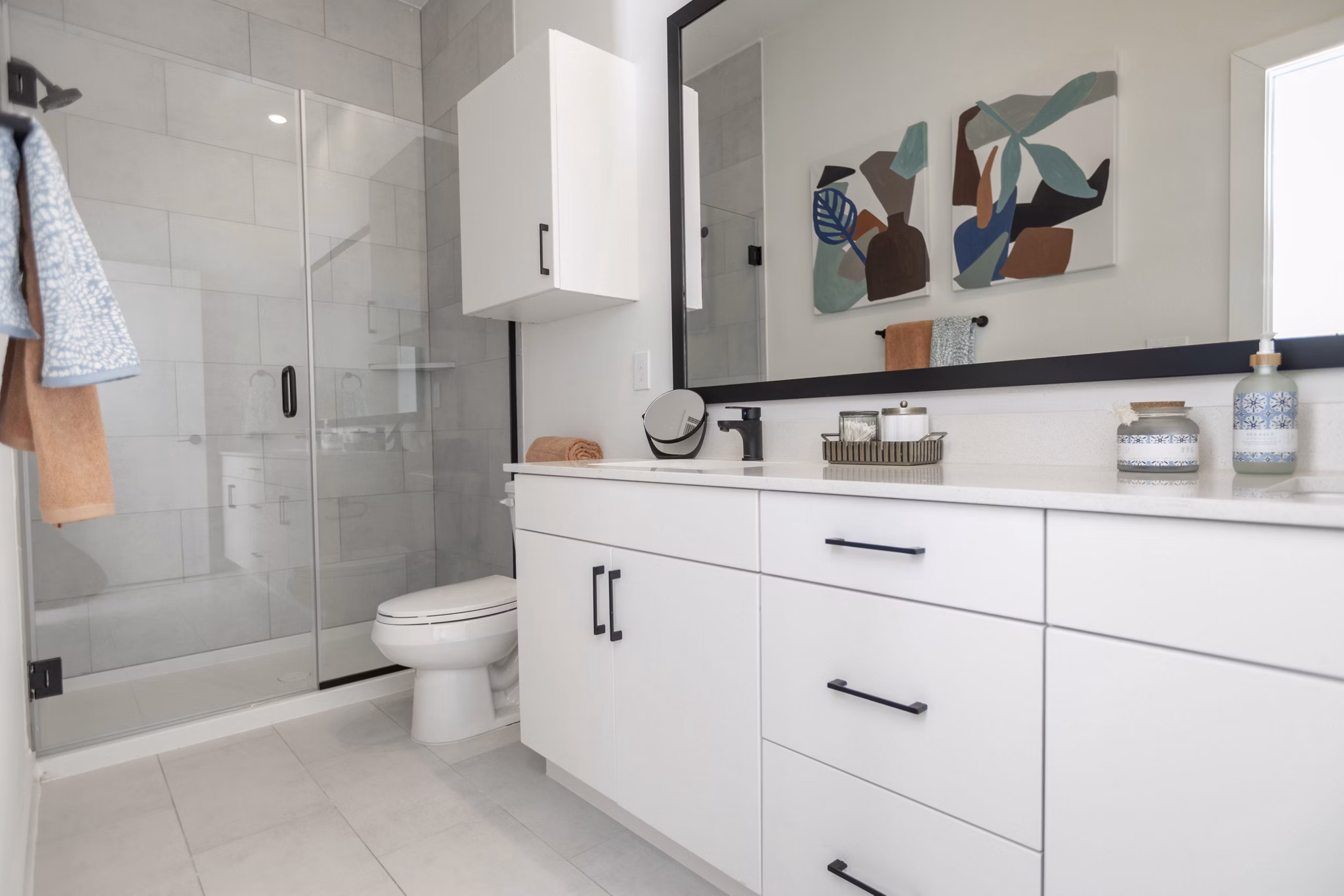 bathroom at Oasis at Woodland Apartments