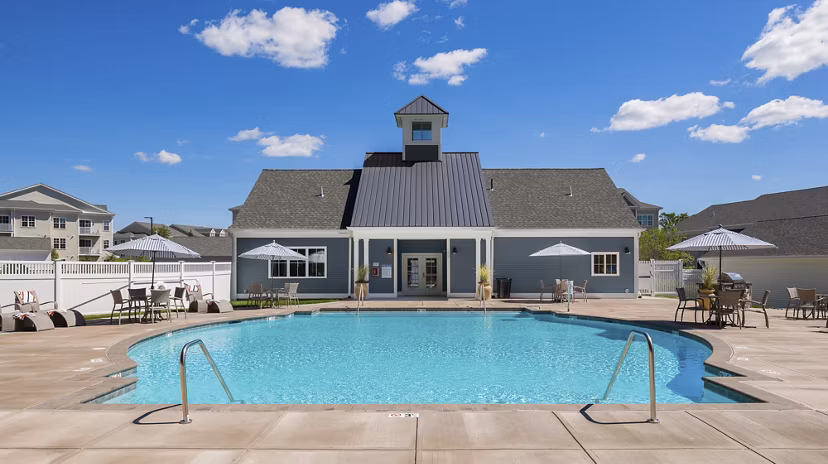 pool at Avana East Main Apartments 