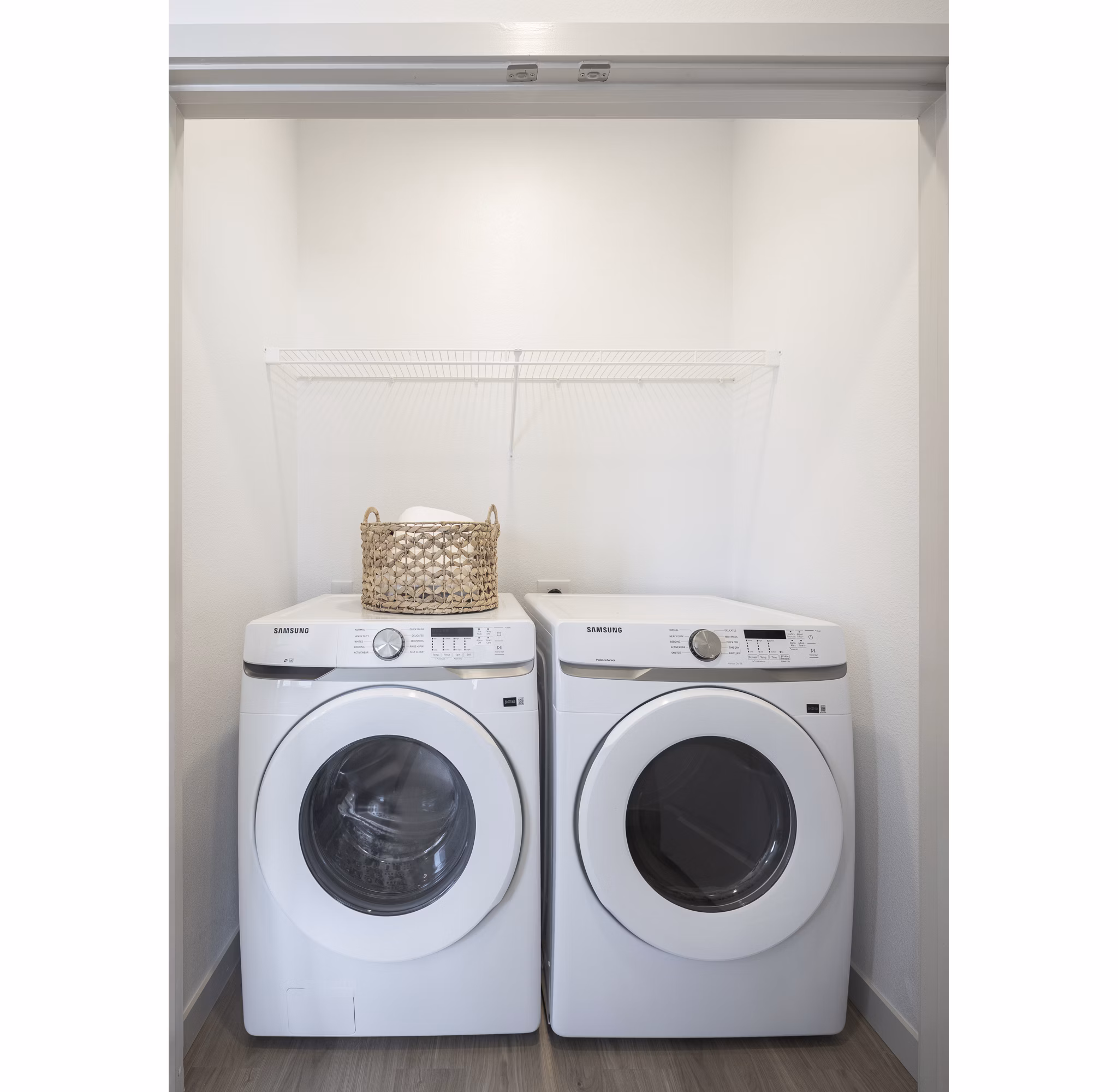 laundry room at Prose Decker Lake Apartments