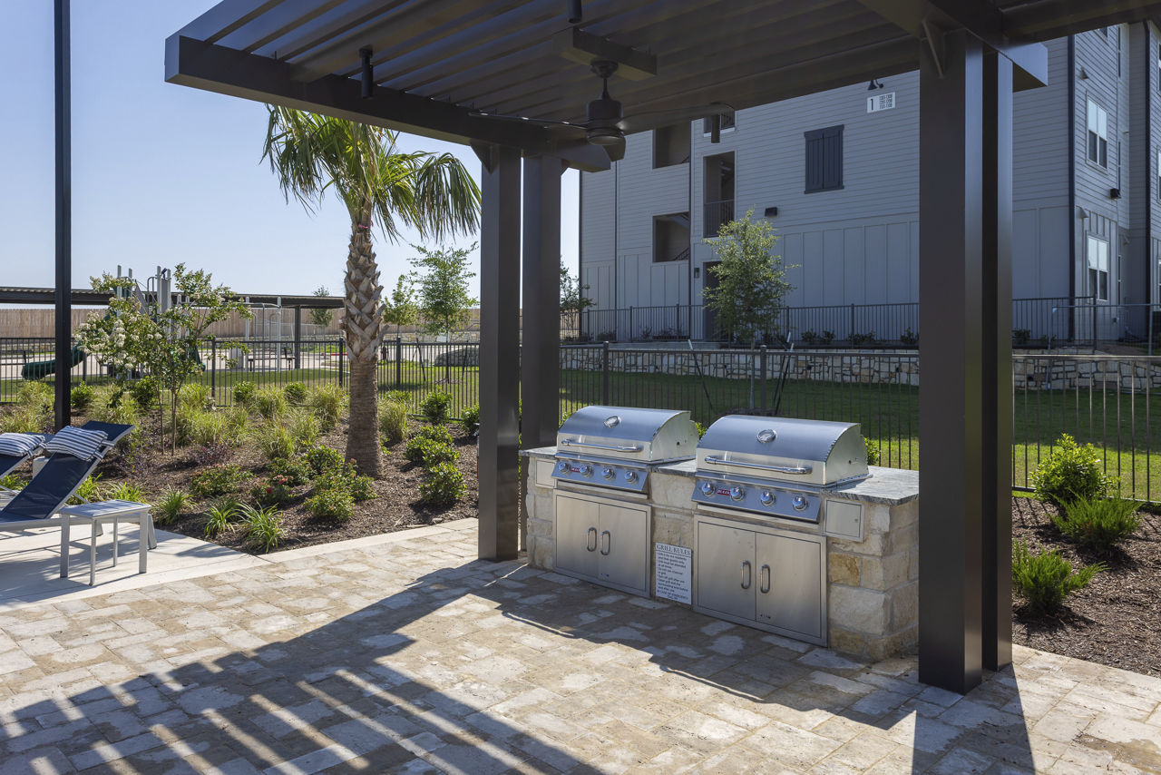 Grill area at Prose Decker Lake