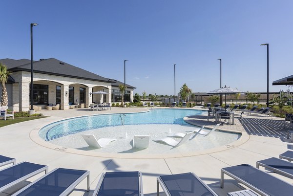 pool at Prose Decker Lake Apartments