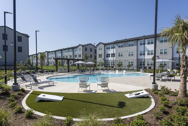 pool at Prose Decker Lake Apartments