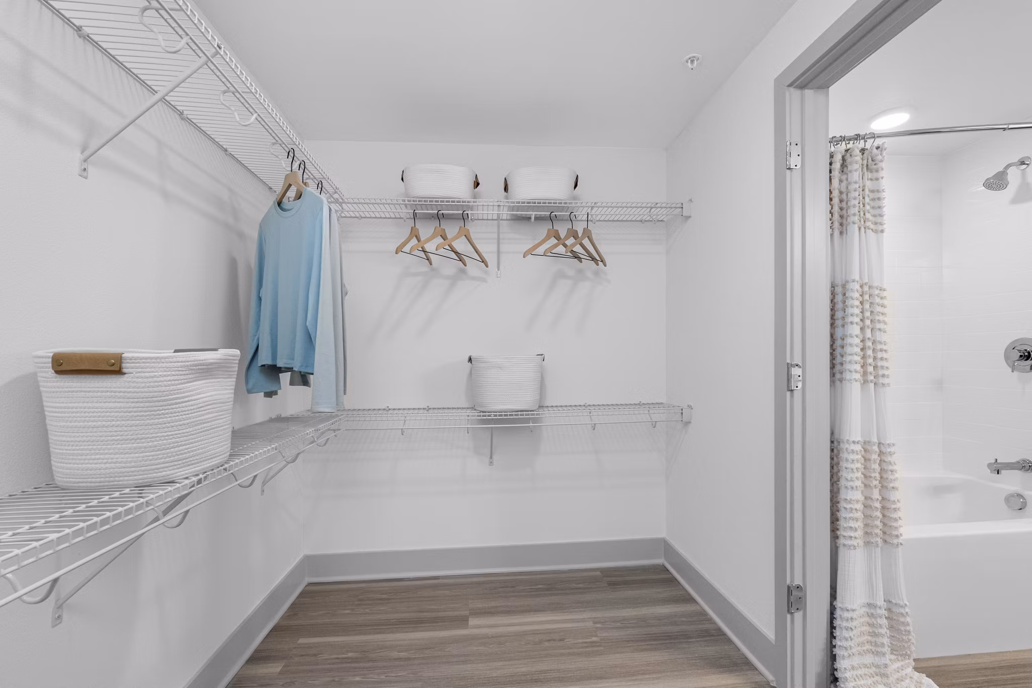 bathroom at Solena Miramar Apartments 