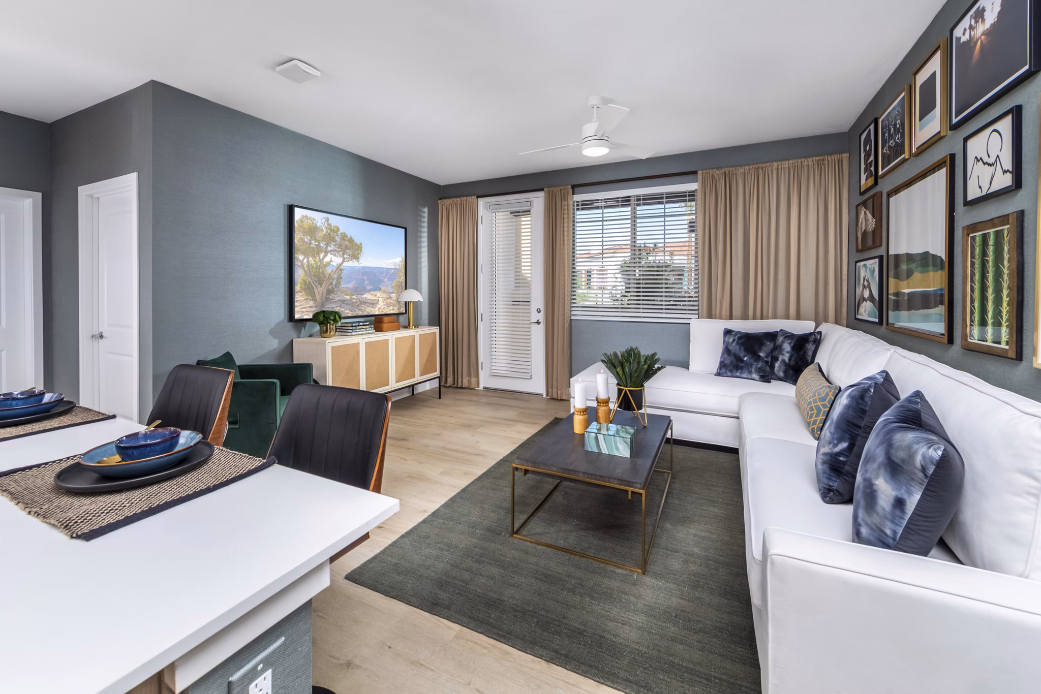 living room at Marlowe Peoria Place Apartments