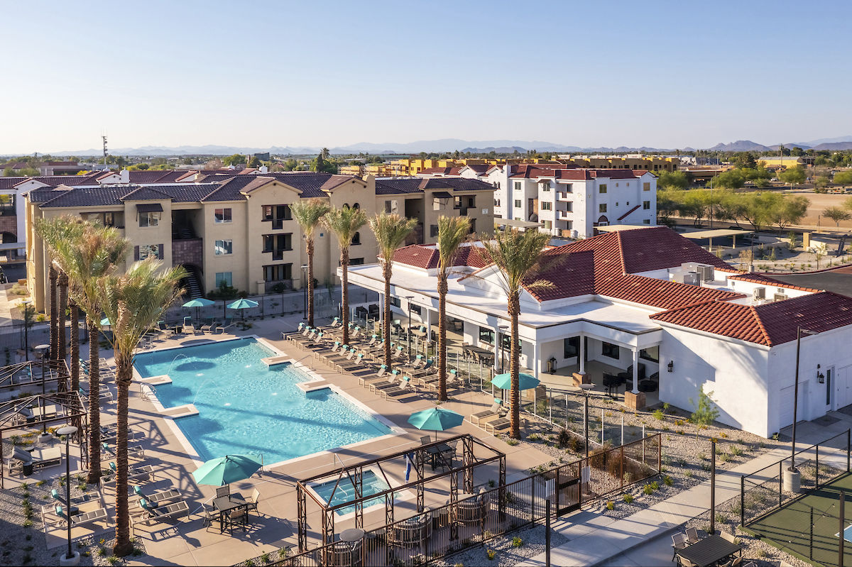 Pool at Marlowe Peoria Place (5 of 5)