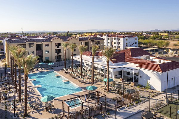 pool at Marlowe Peoria Place Apartments