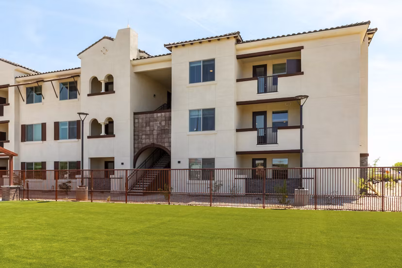 dog park at Marlowe Peoria Place Apartments