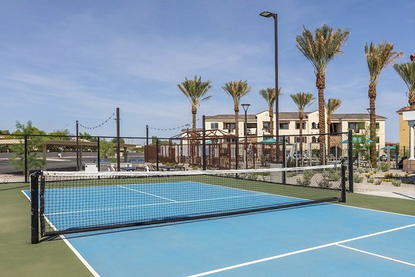tennis court at Marlowe Peoria Place Apartments