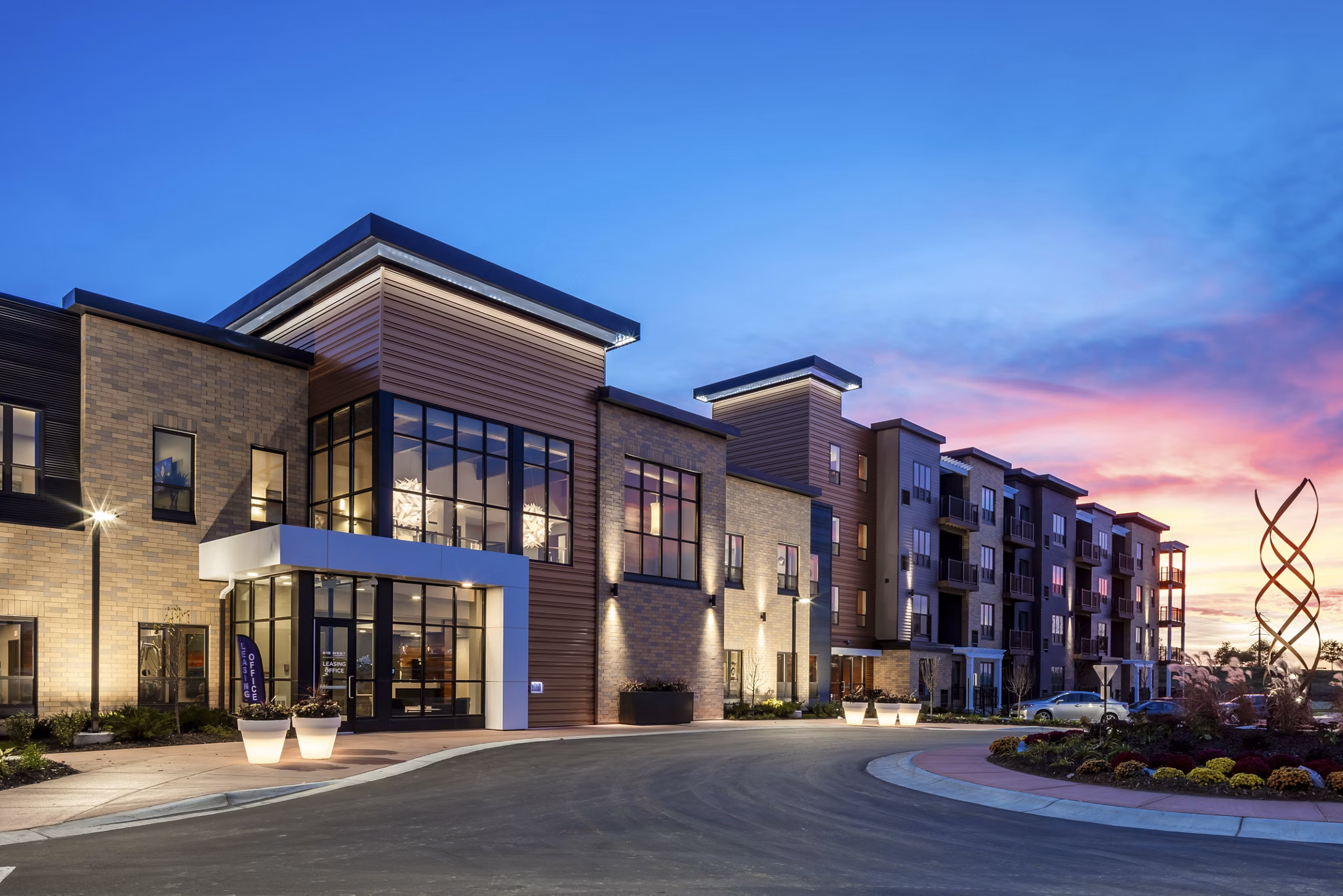 building/exterior at 610 West Apartments