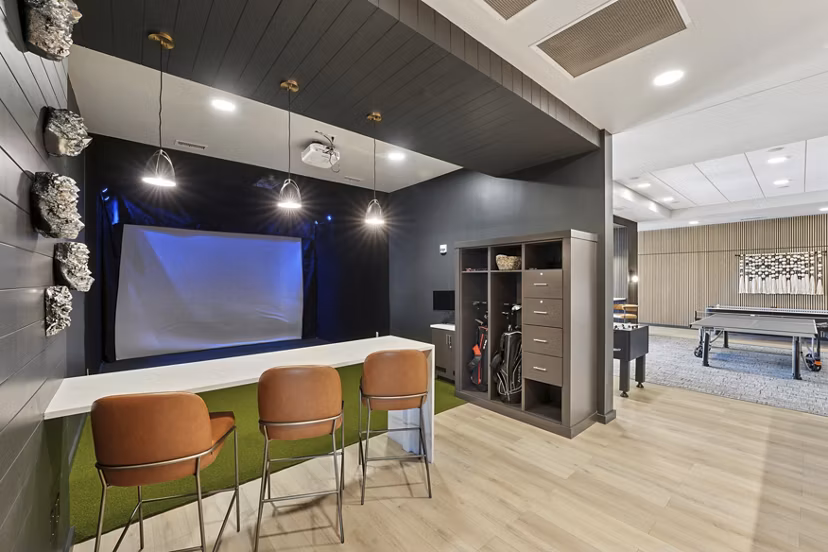 clubhouse at 610 West Apartments 