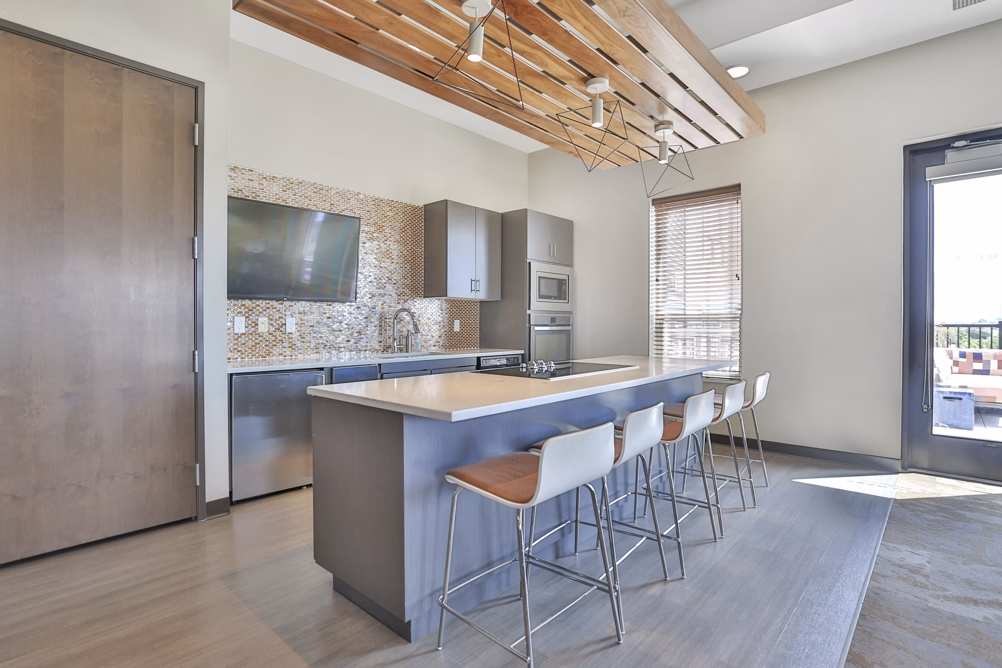 clubhouse 610 West Apartments