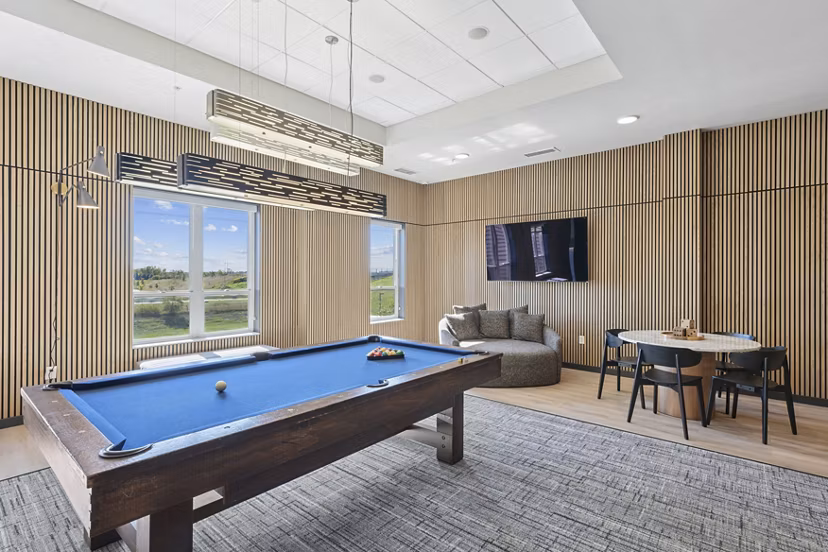 clubhouse at 610 West Apartments 