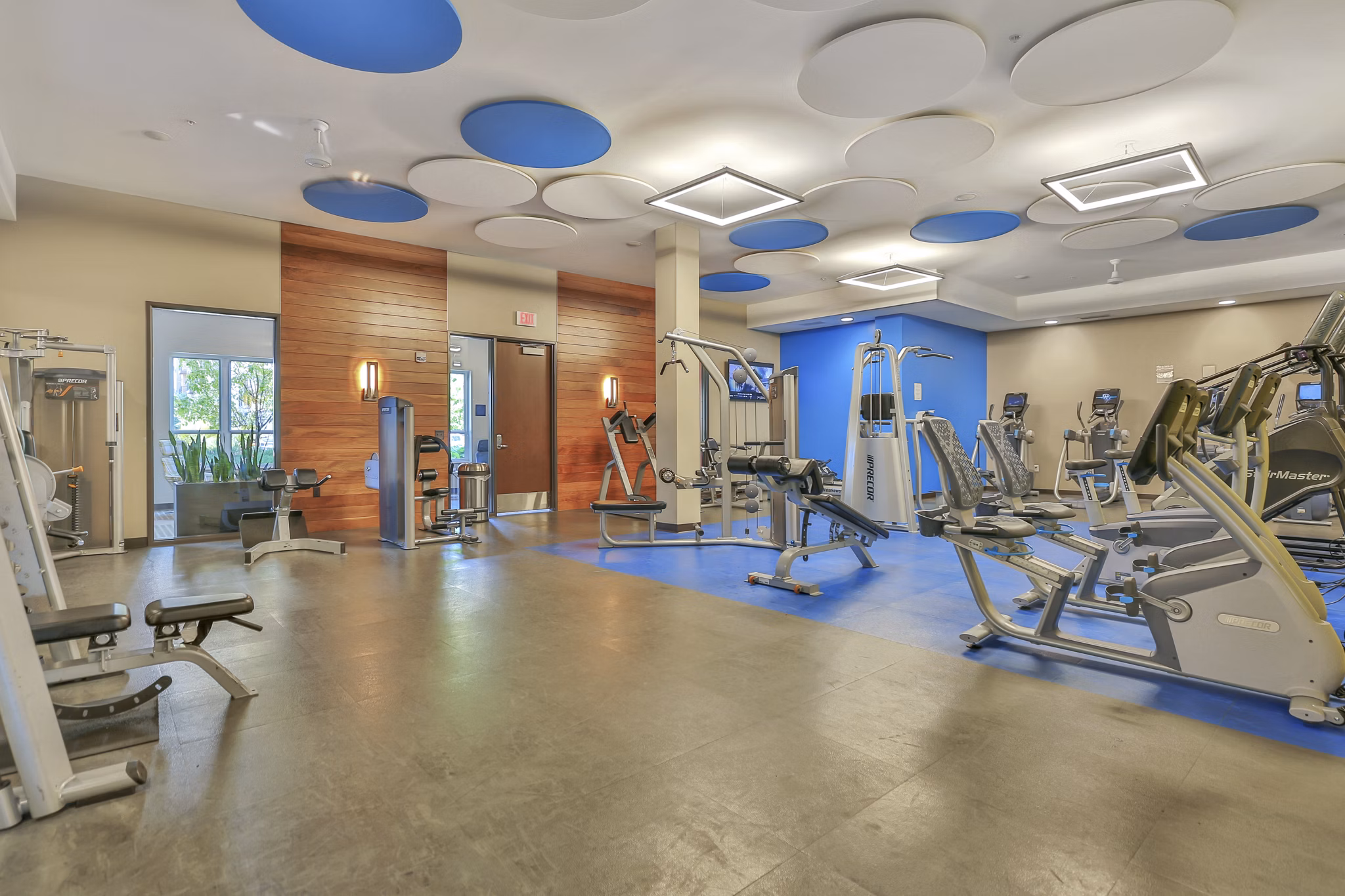 fitness center at 610 West Apartments