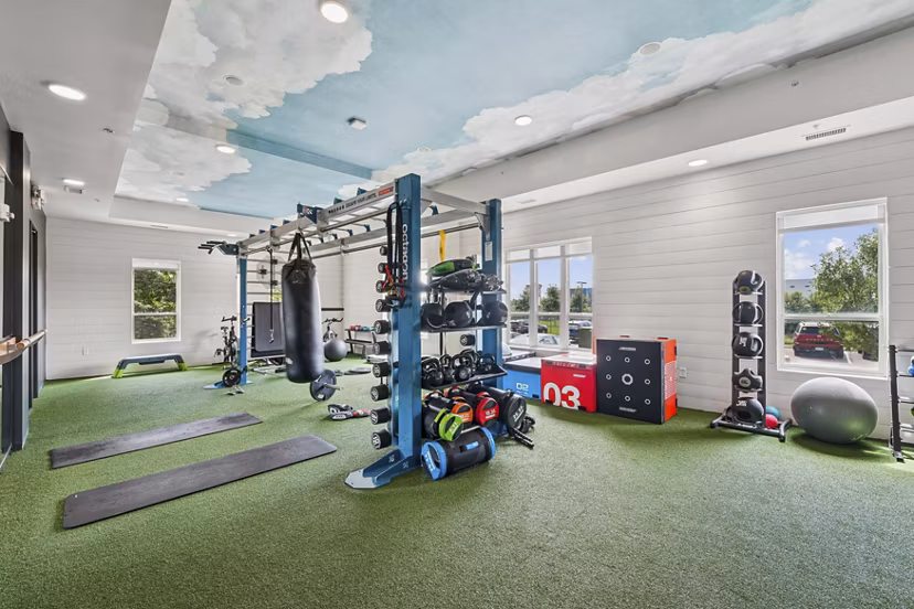 fitness center at 610 West Apartments 