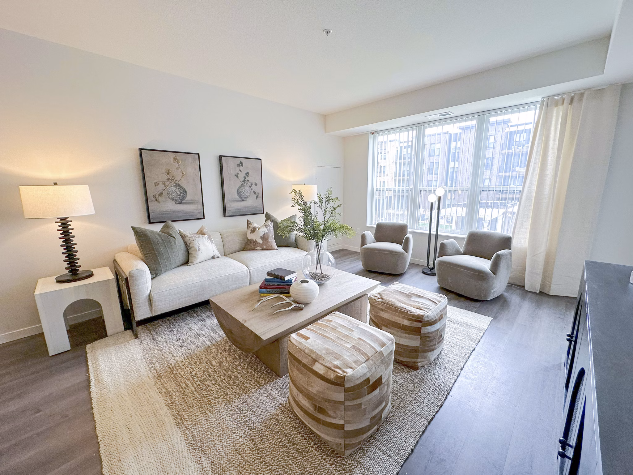 living room at 610 West Apartments