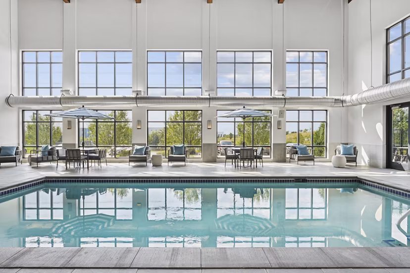 pool at 610 West Apartments 