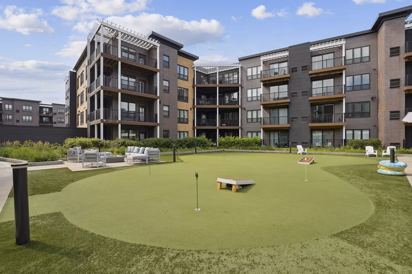 dog park at 610 West Apartments 