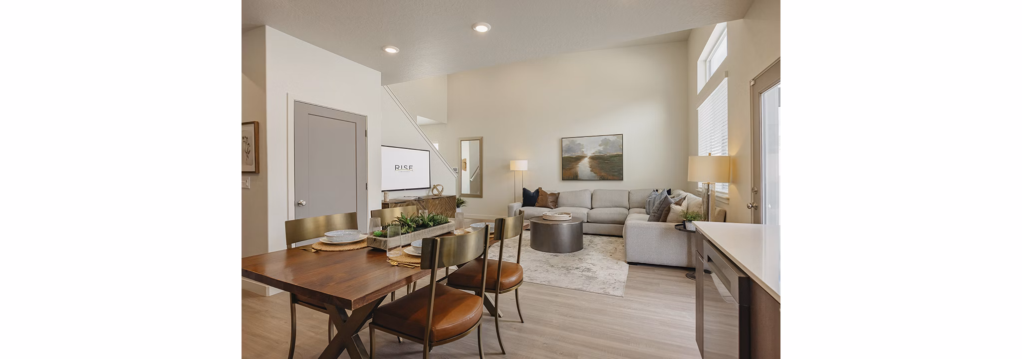 dining room at Rise Apartments 