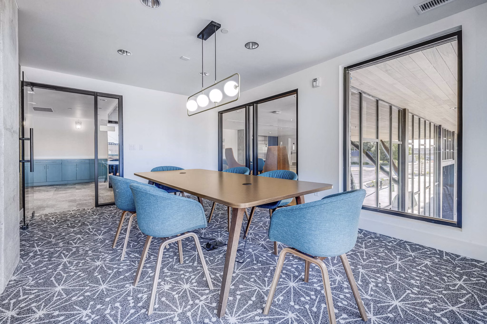 clubhouse meeting facility at One Burton Apartments