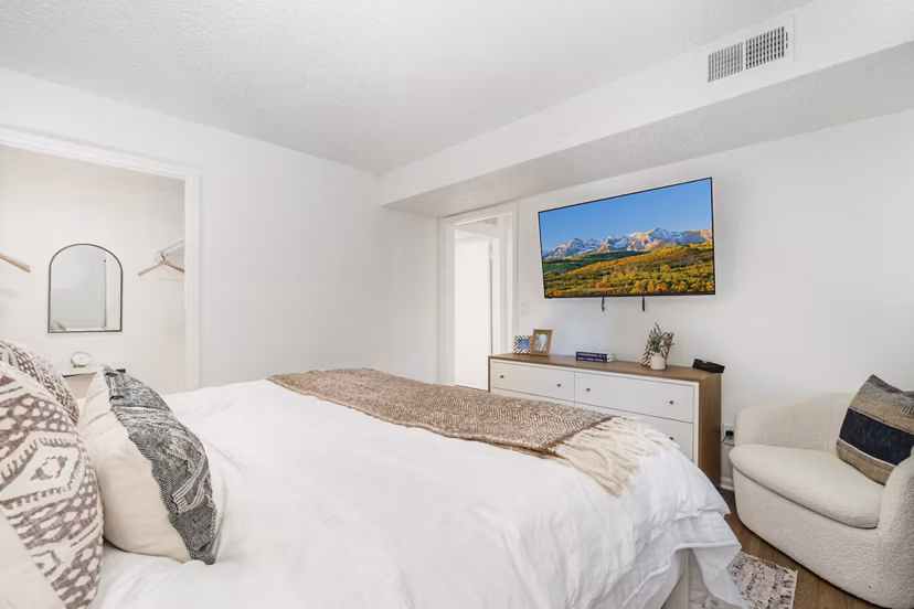 bedroom at Courtney Park Apartments 