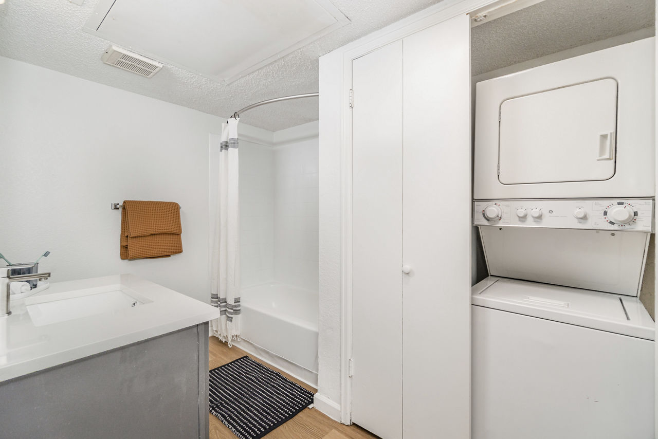 Laundry room at Courtney Park