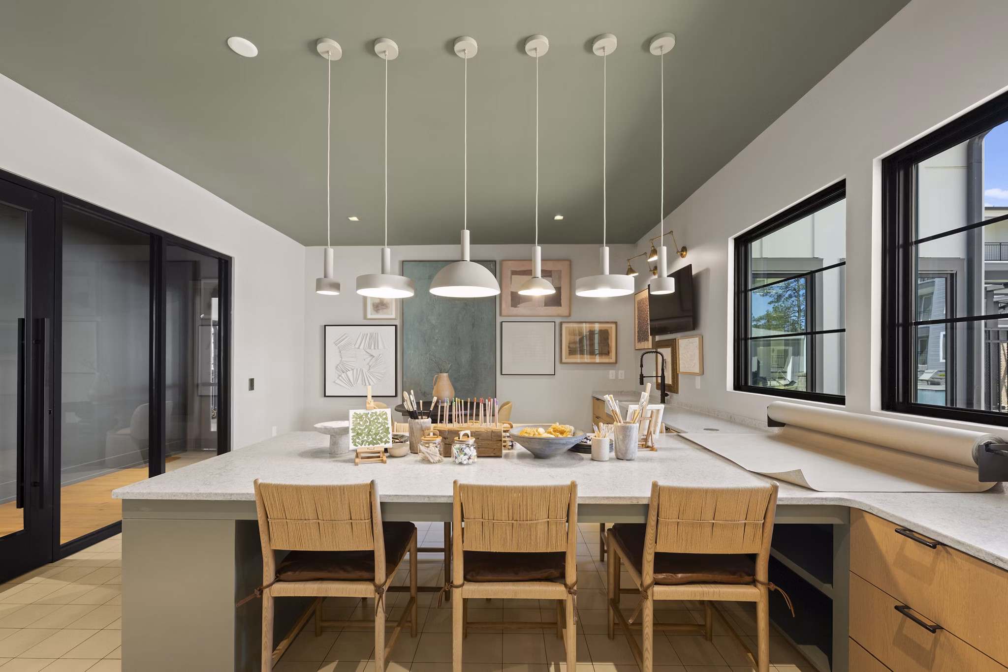 dining room at Elan Capital Hills Apartments 