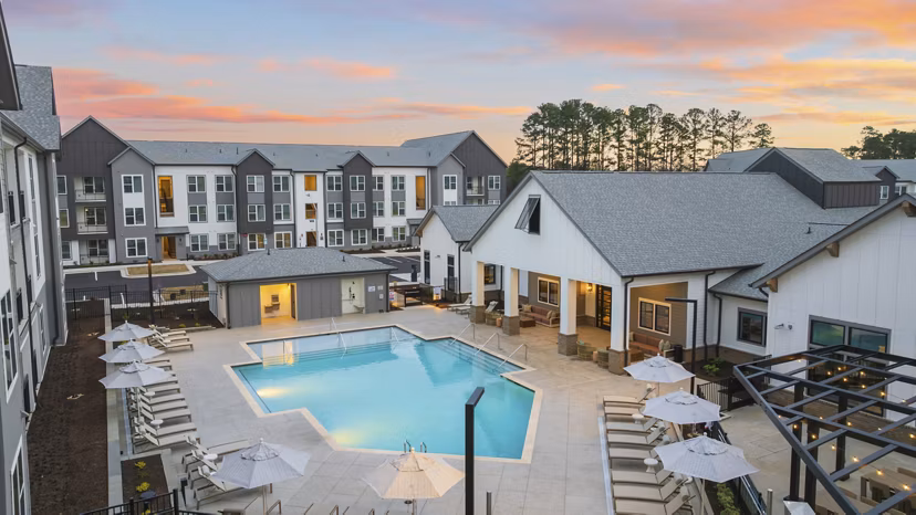 pool at Elan Capital Hills Apartments 