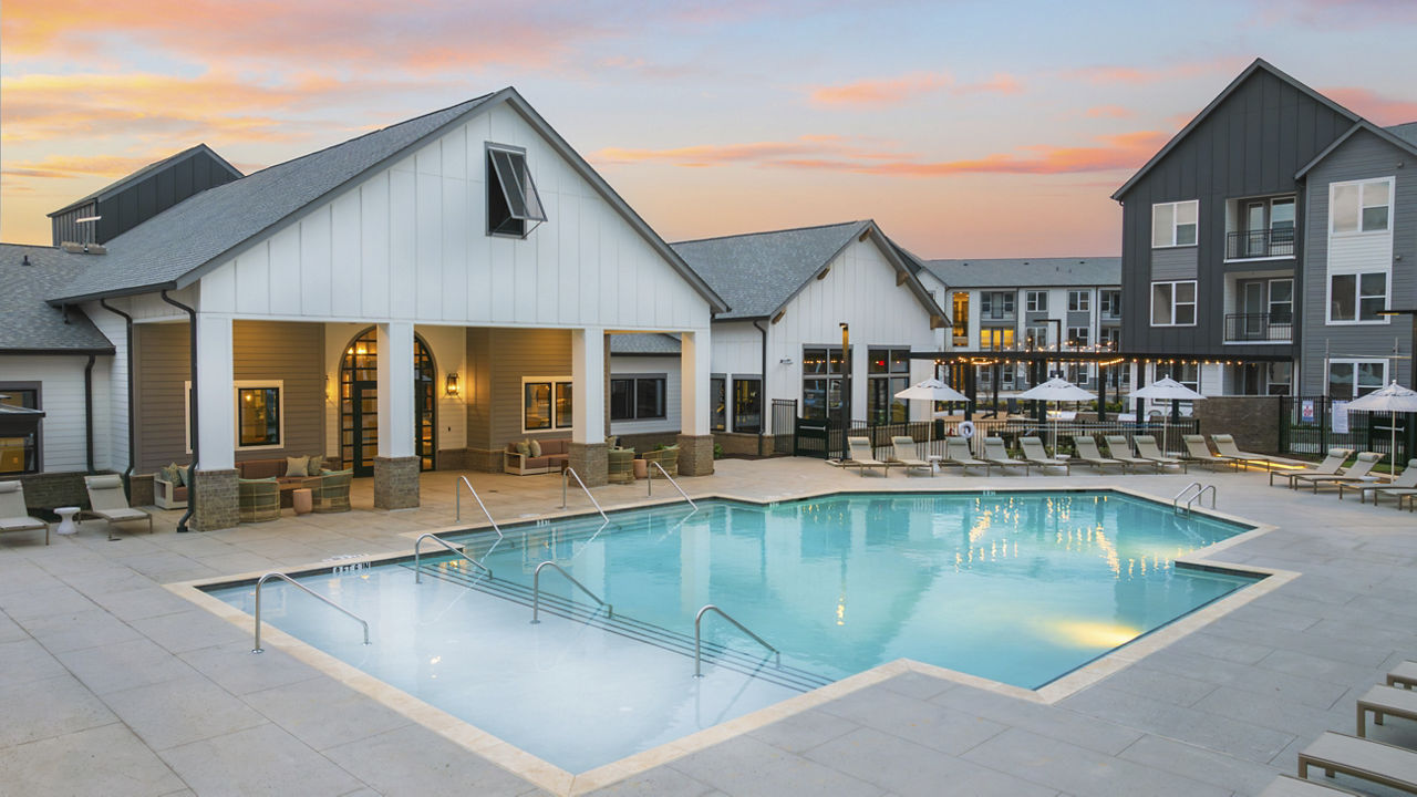 Elan Capital Hills 25 of 33