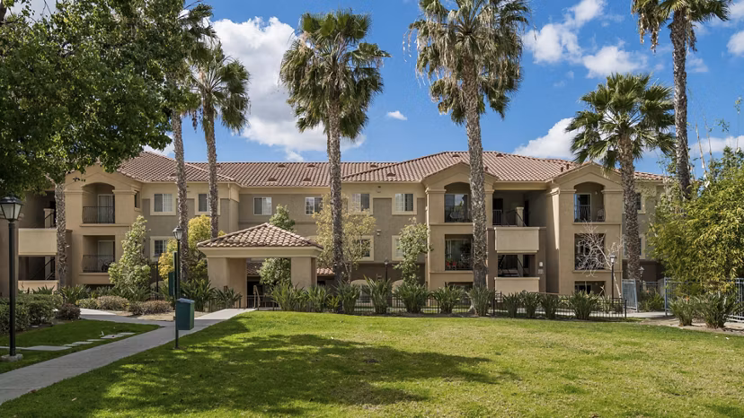 building/exterior at Teresina Apartments