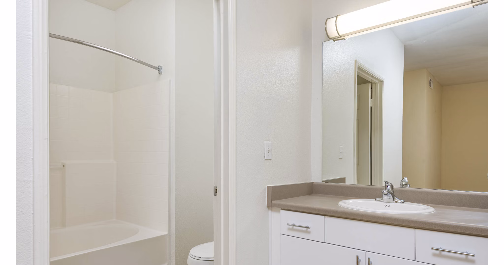 bathroom at Teresina Apartments