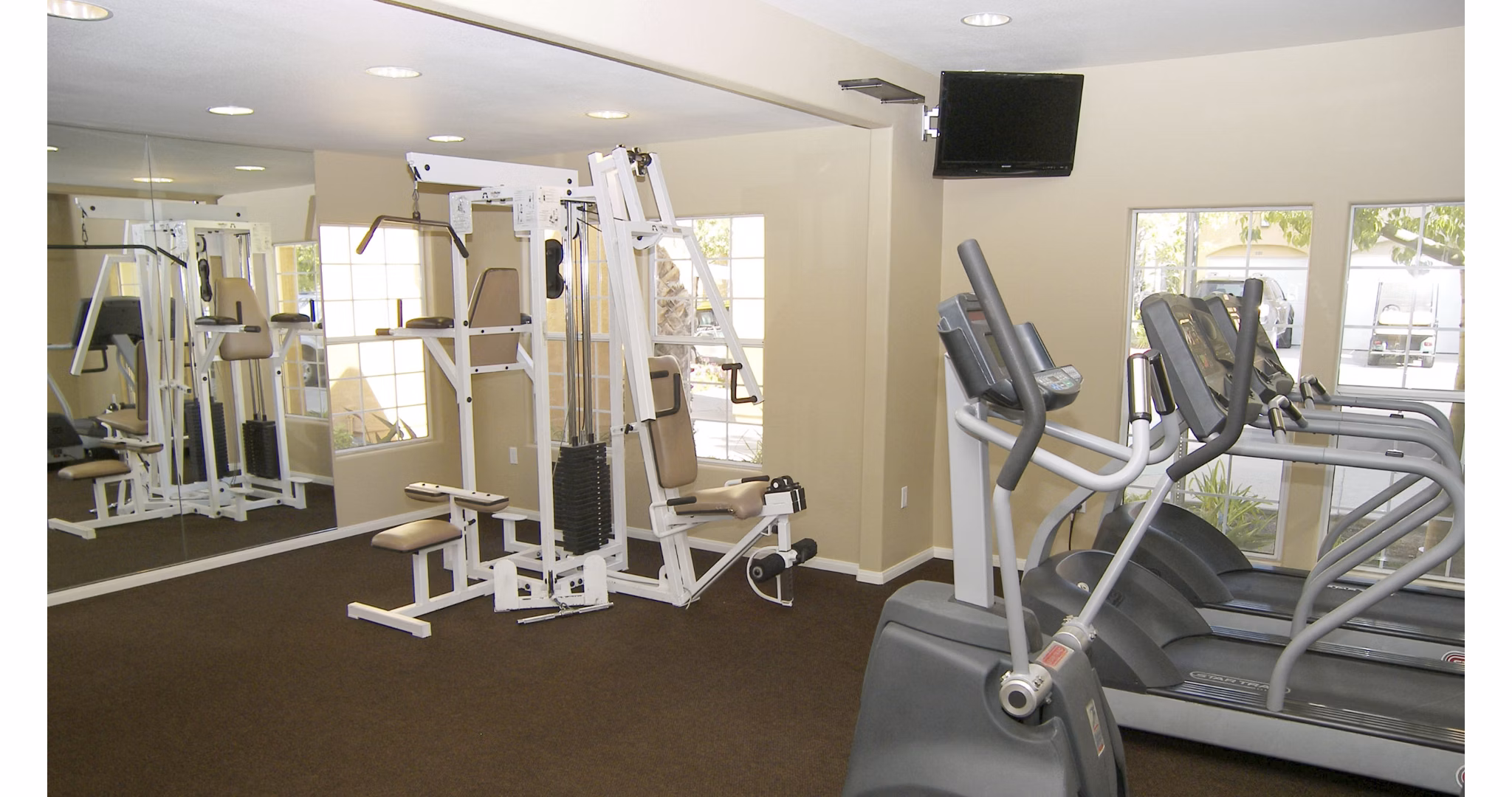 fitness center at Teresina Apartments