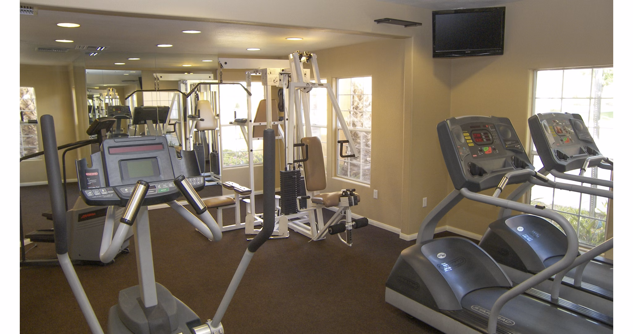 fitness center at Teresina Apartments