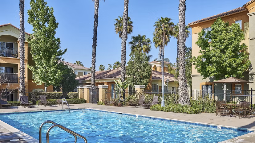 pool at Teresina Apartments