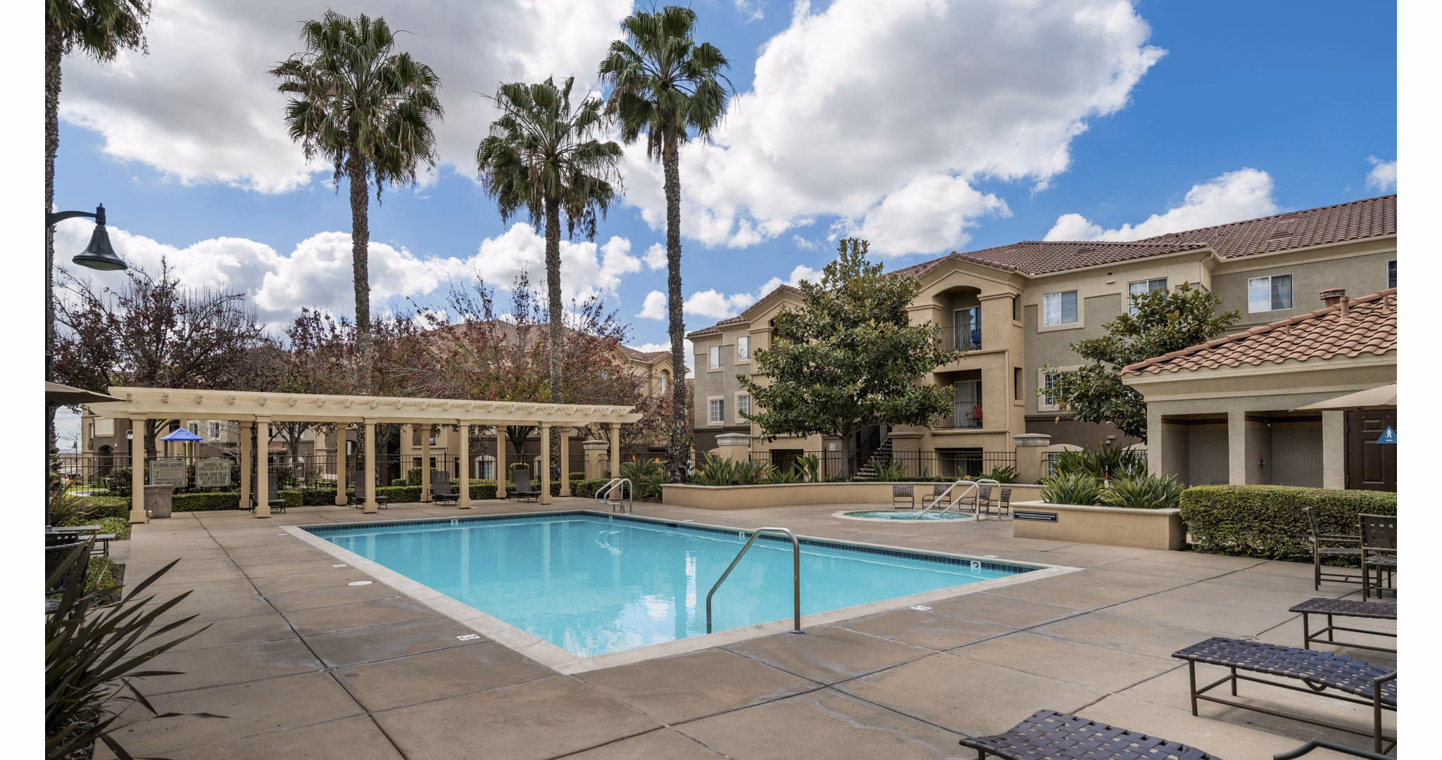pool at Teresina Apartments