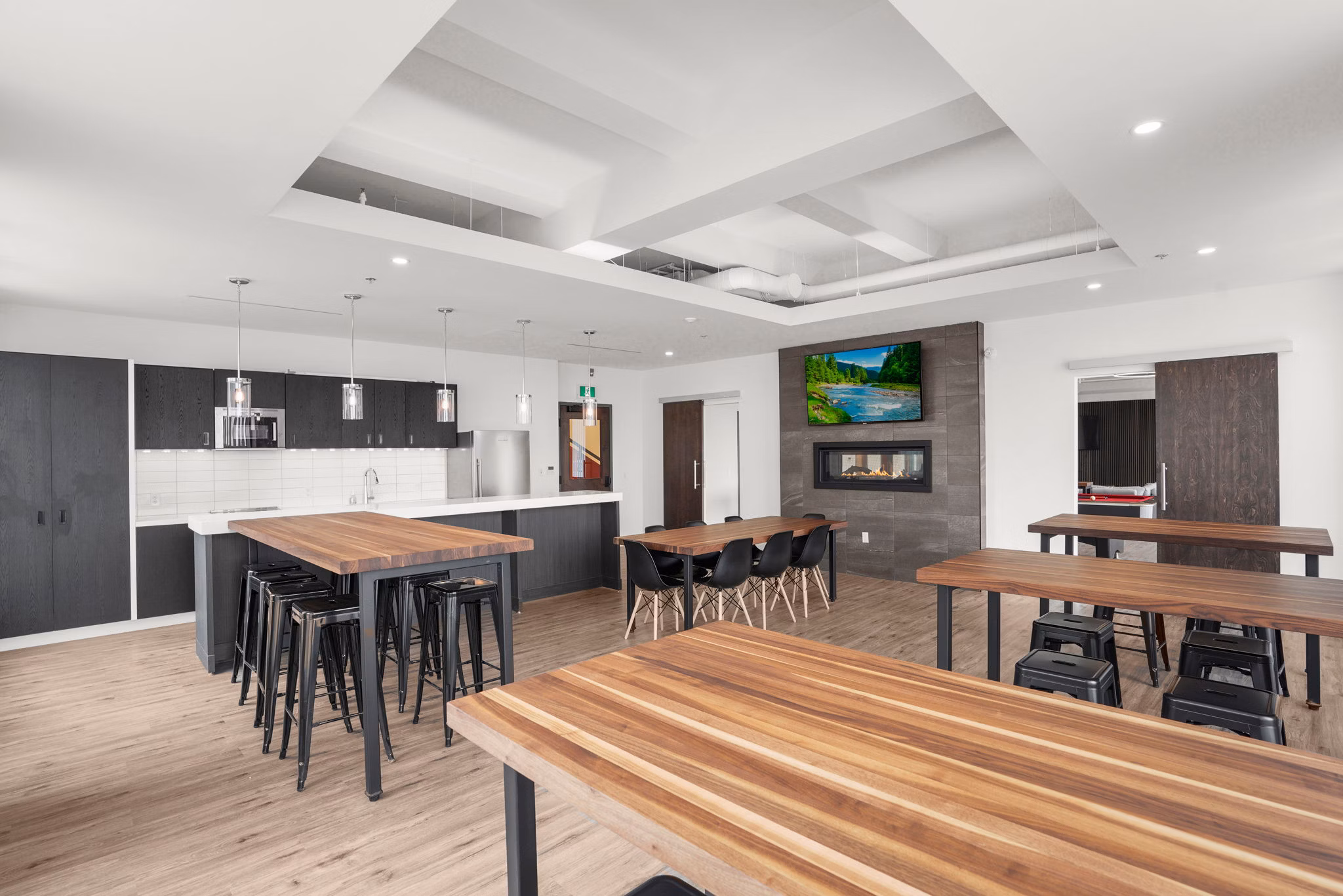 clubhouse at FUZE Woodstock Apartments