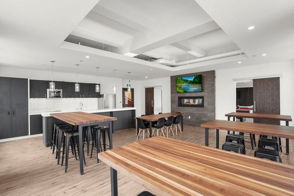 clubhouse at FUZE Woodstock Apartments