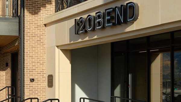 signageat 120 & 220 Bend Apartments