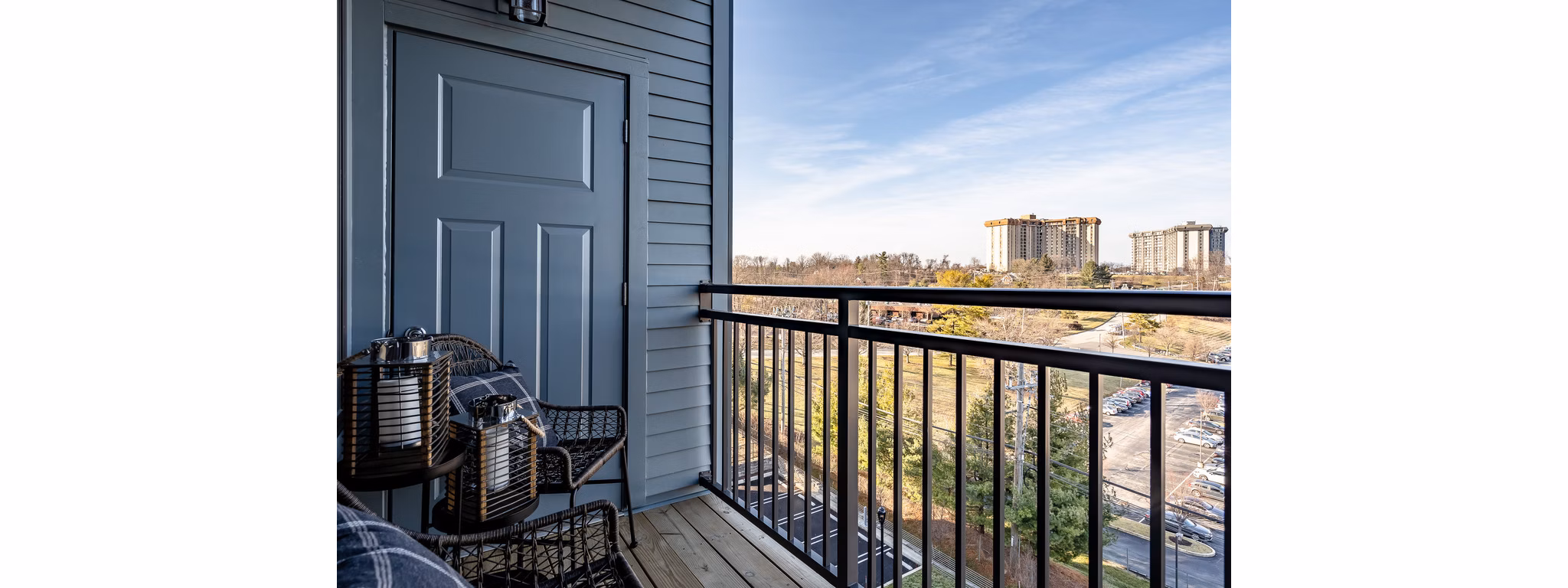 patio at Skye 750 Apartments