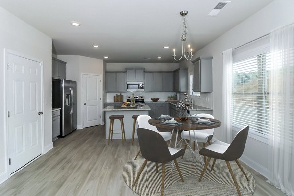 dining room at Summerwell Cedarcrest Apartment Homes