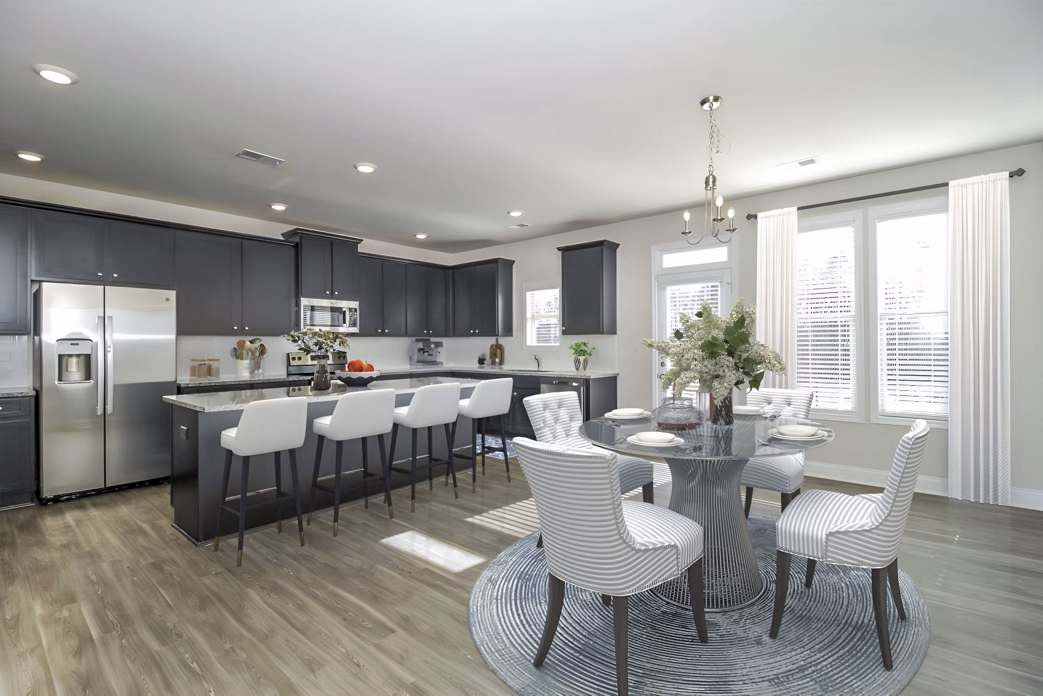 dining room at Summerwell Cedarcrest Apartment Homes