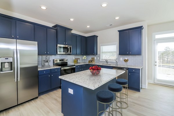 kitchen at Summerwell Cedarcrest Apartment Homes