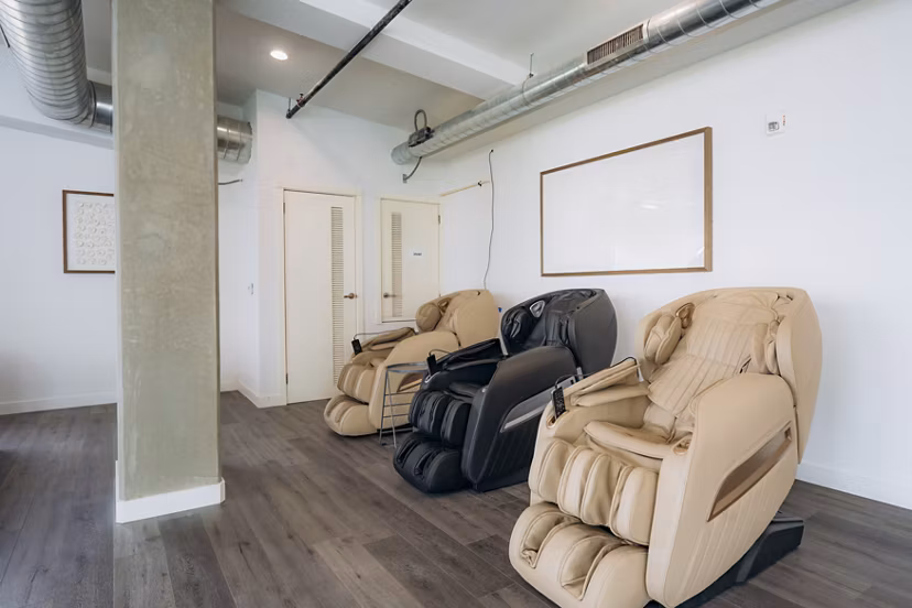 clubhouse at TENTEN Campus Glendale Apartments 