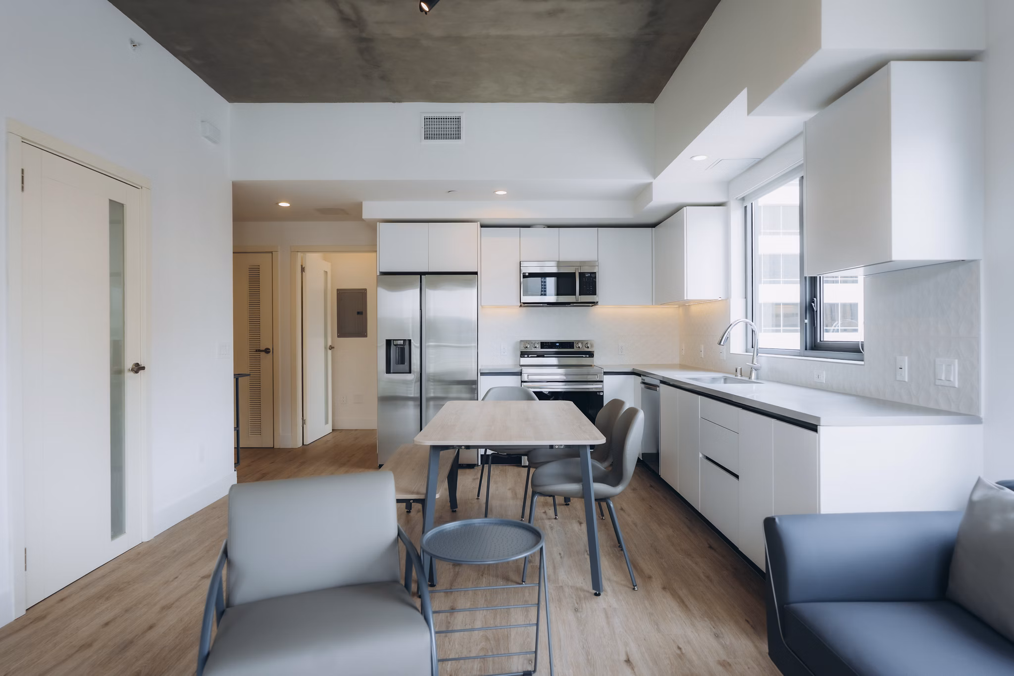 kitchen at TENTEN Campus Glendale Apartments 